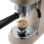 De'Longhi Dedica Arte EC885 - Cafetera espresso compacta con espumador profesional y 15 bares de presión
